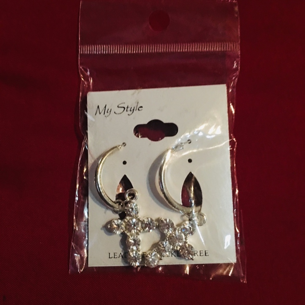 🌸 $7 or 2/&12 🌸 Earrings